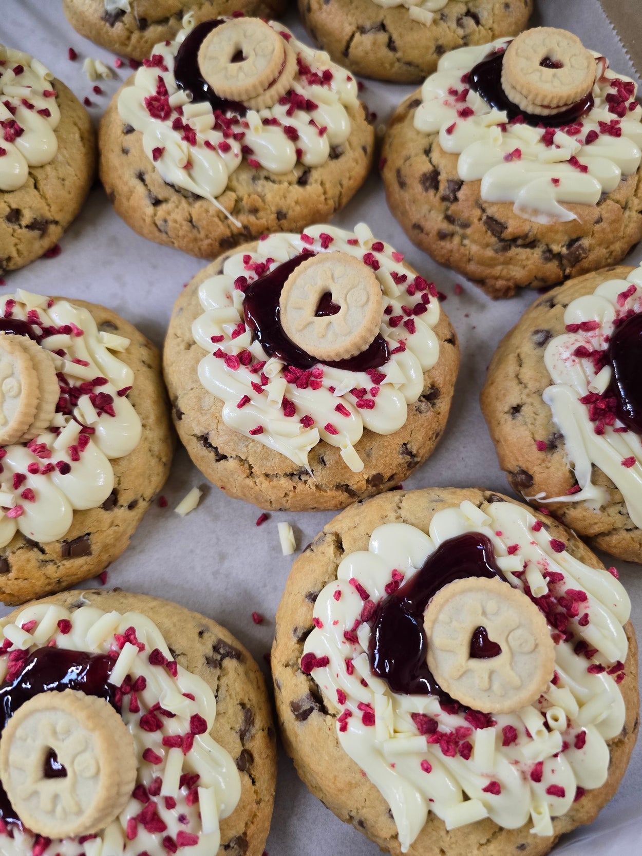 Jammie Dodger & White Chocolate Chunky Cookie